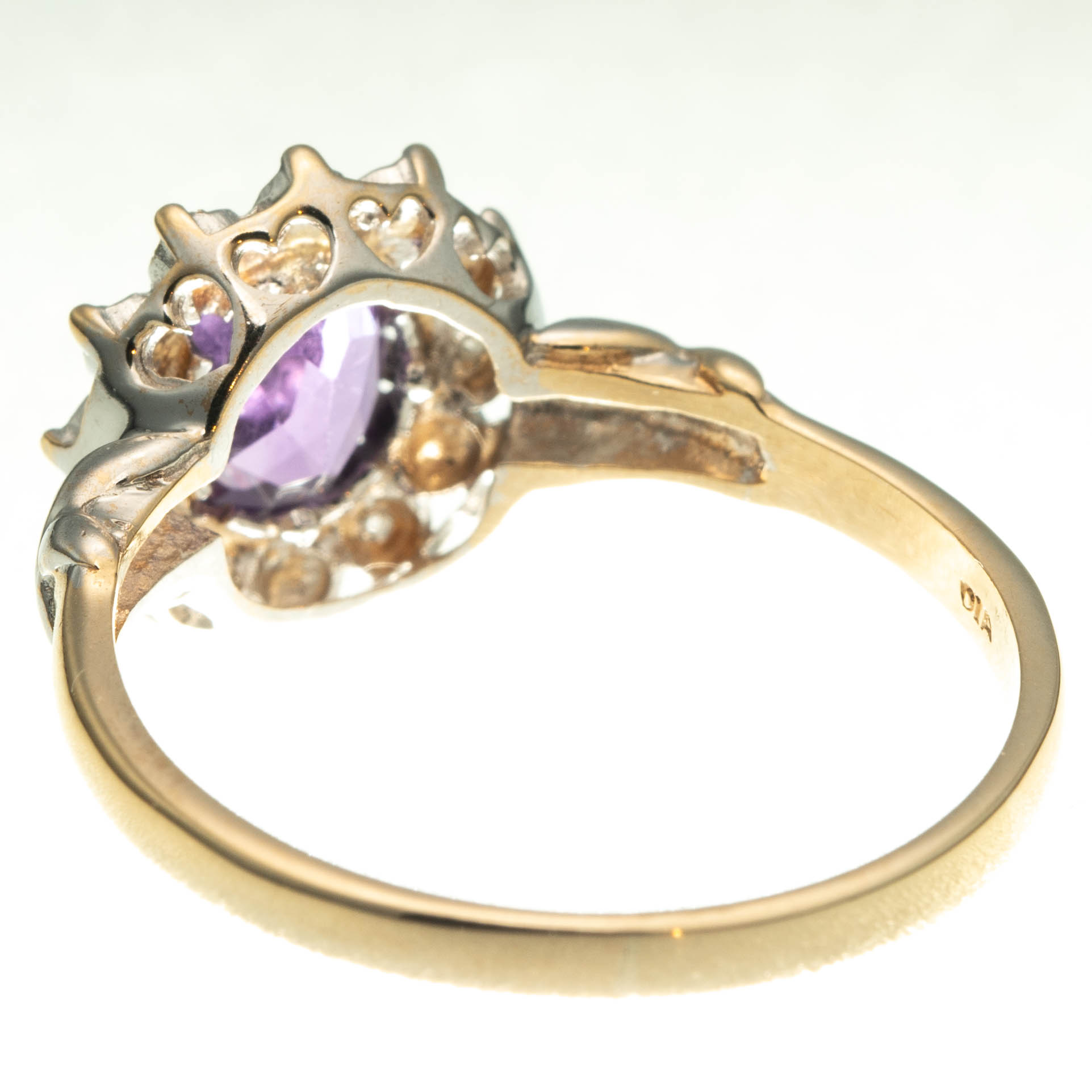 9ct Gold Amethyst & Diamond Cluster Ring - Image 3