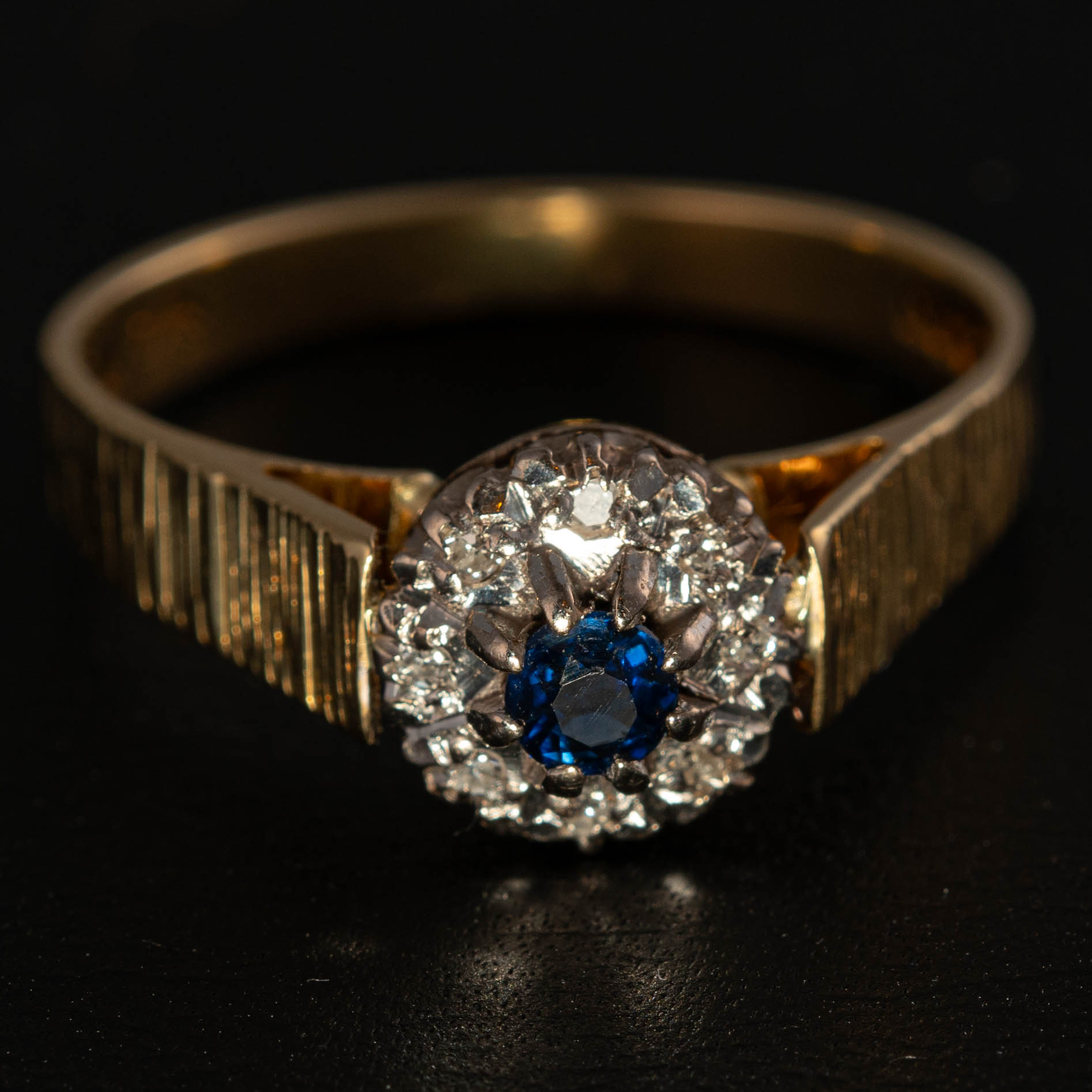 18ct Gold Sapphire & Diamond Ring - Image 3