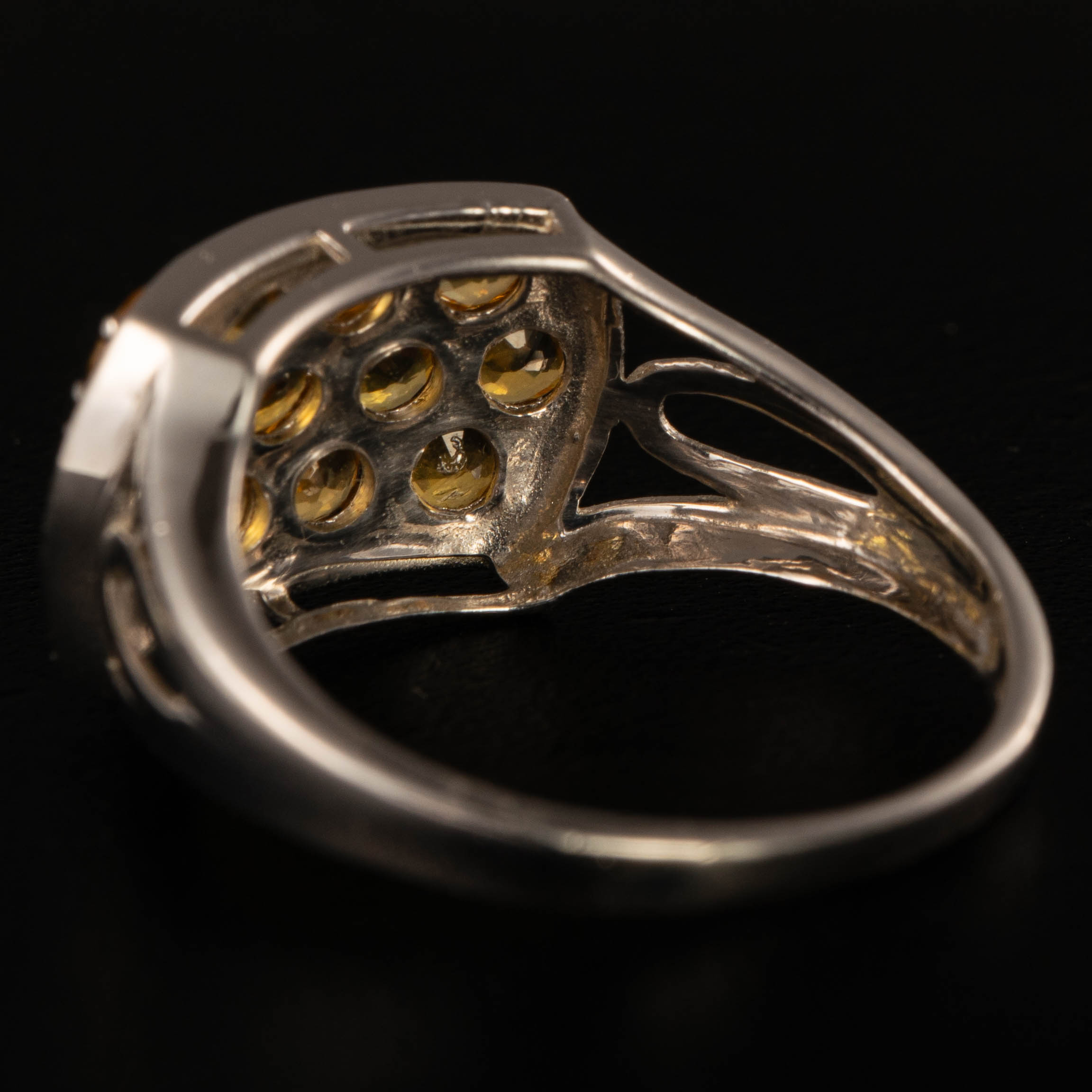 9ct White Gold Yellow Sapphire Dress Ring - Image 4