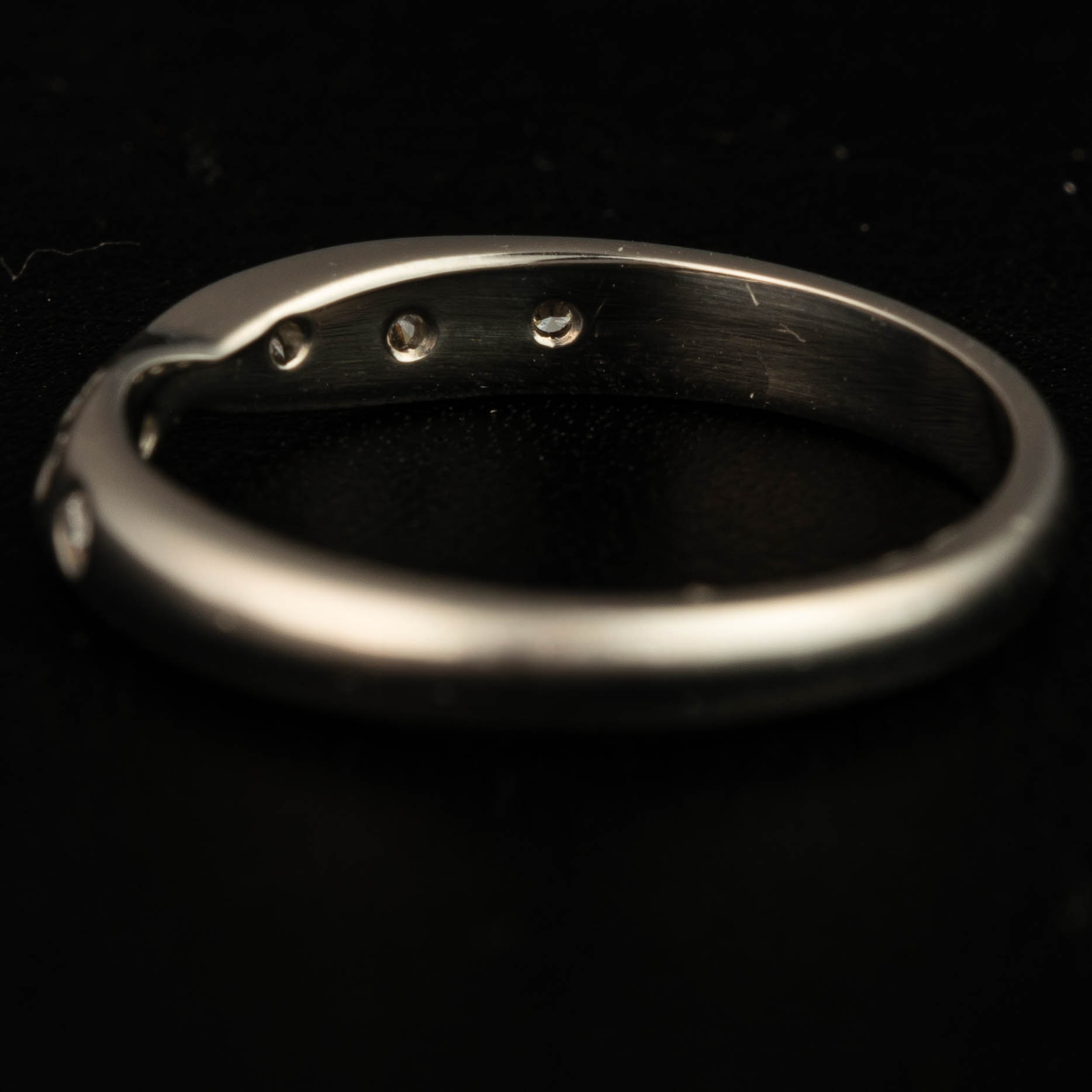 Platinum & Diamond Crossover Wedding Ring - Image 3