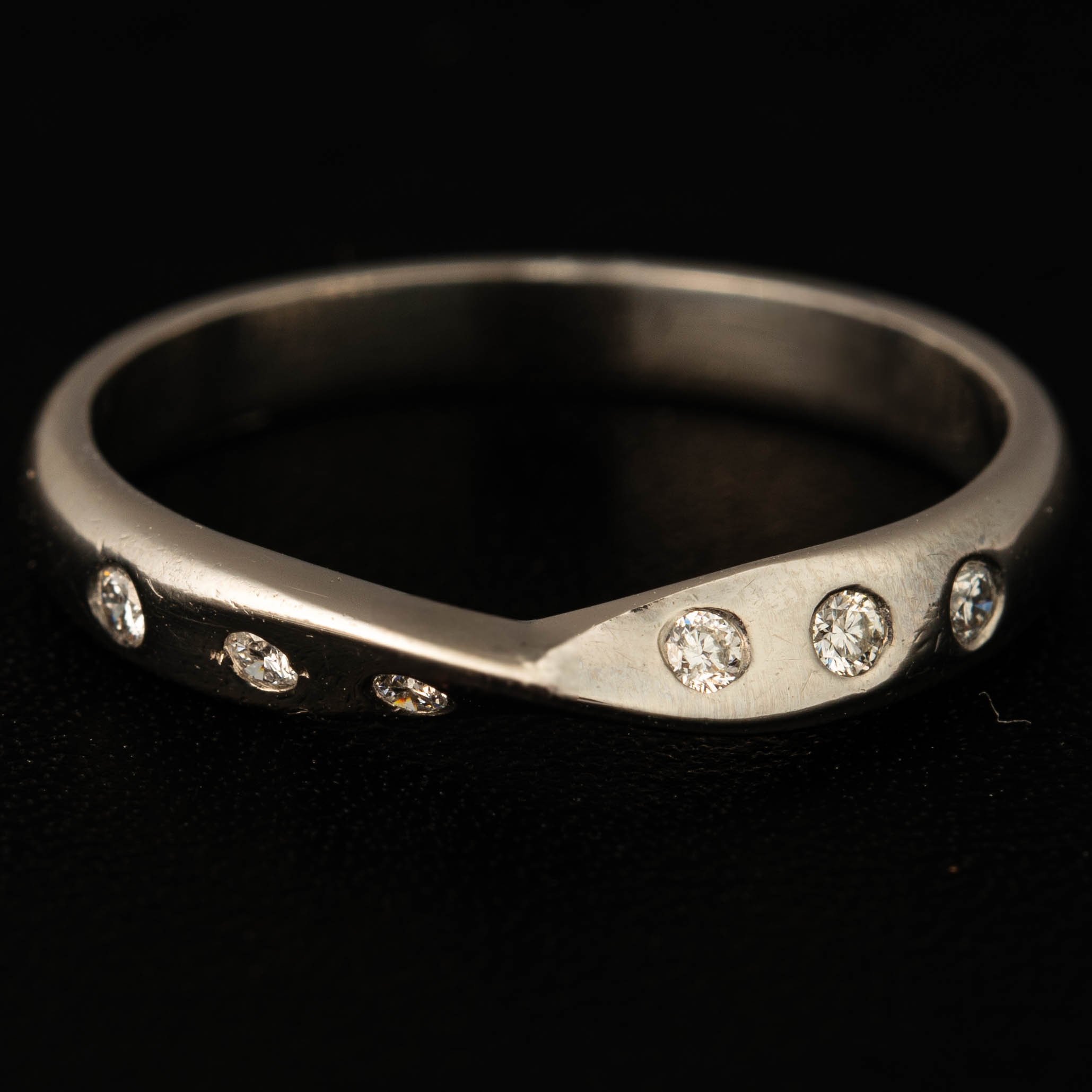 Platinum & Diamond Crossover Wedding Ring - Image 2