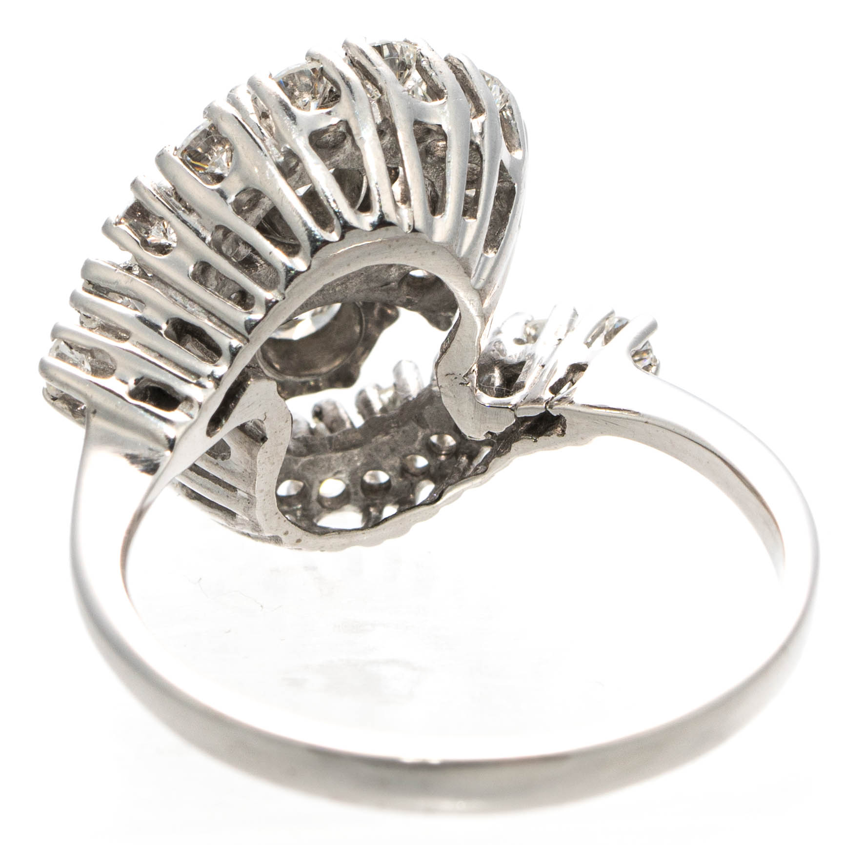 18ct White Gold Diamond Cluster Ring - Image 3