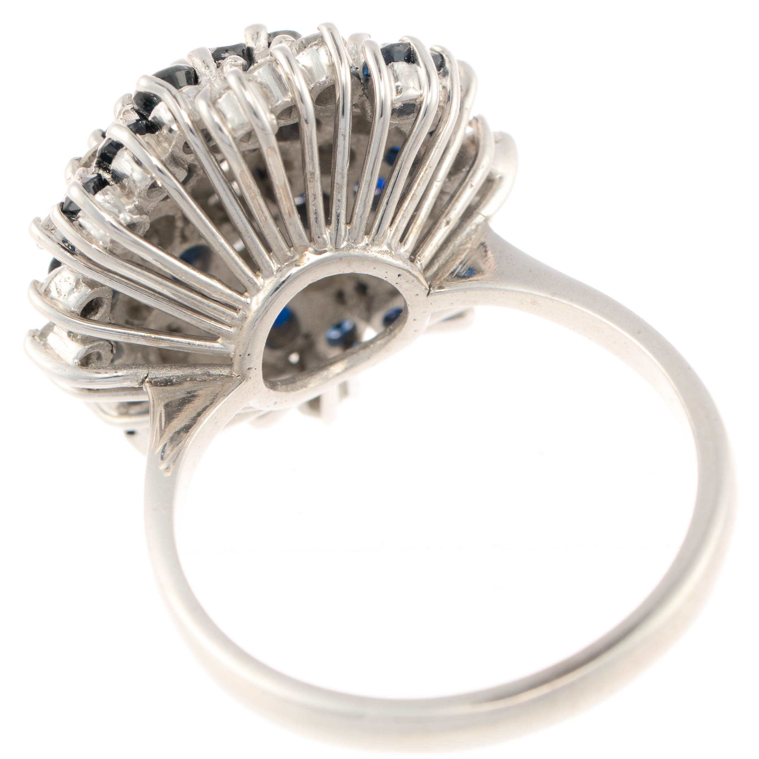 18ct White Gold Sapphire & Diamond Cluster Ring - Image 3