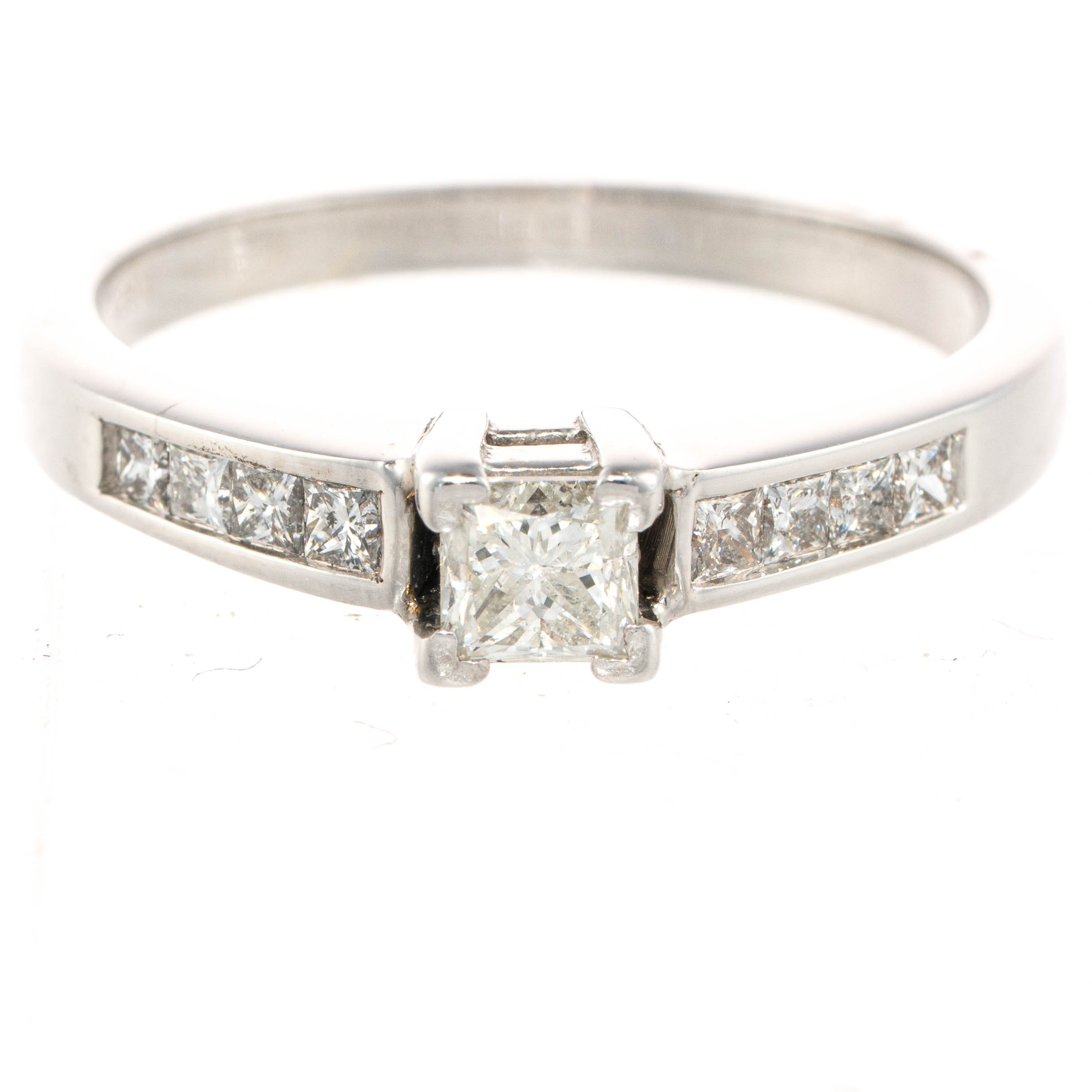18ct White Gold Single Stone Diamond Ring - Image 2